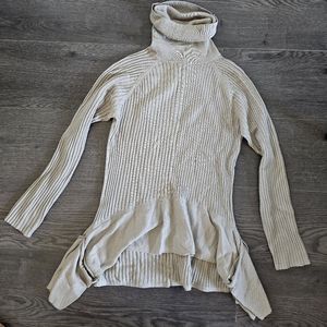 Animals sweater size M